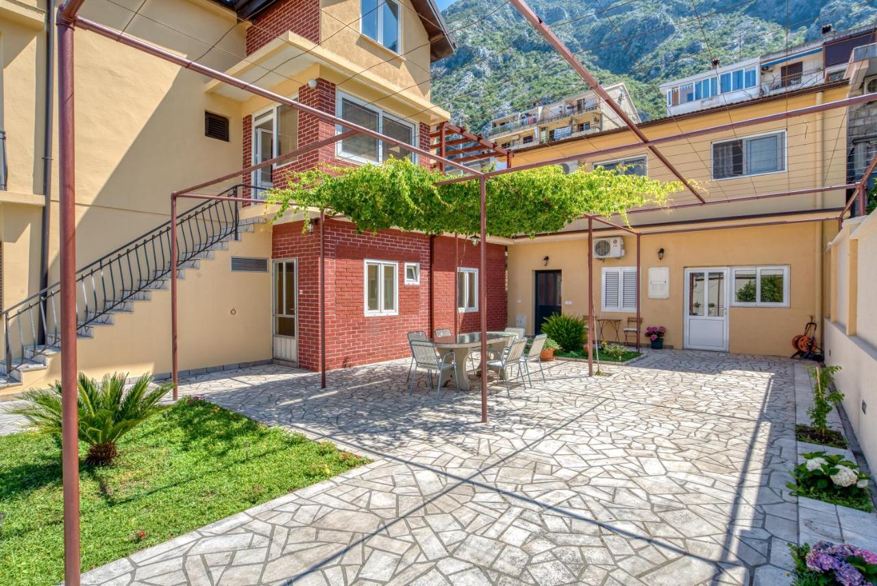 Boka Bay Paradise Apartments - Oasis Of Piece Kotor Kültér fotó